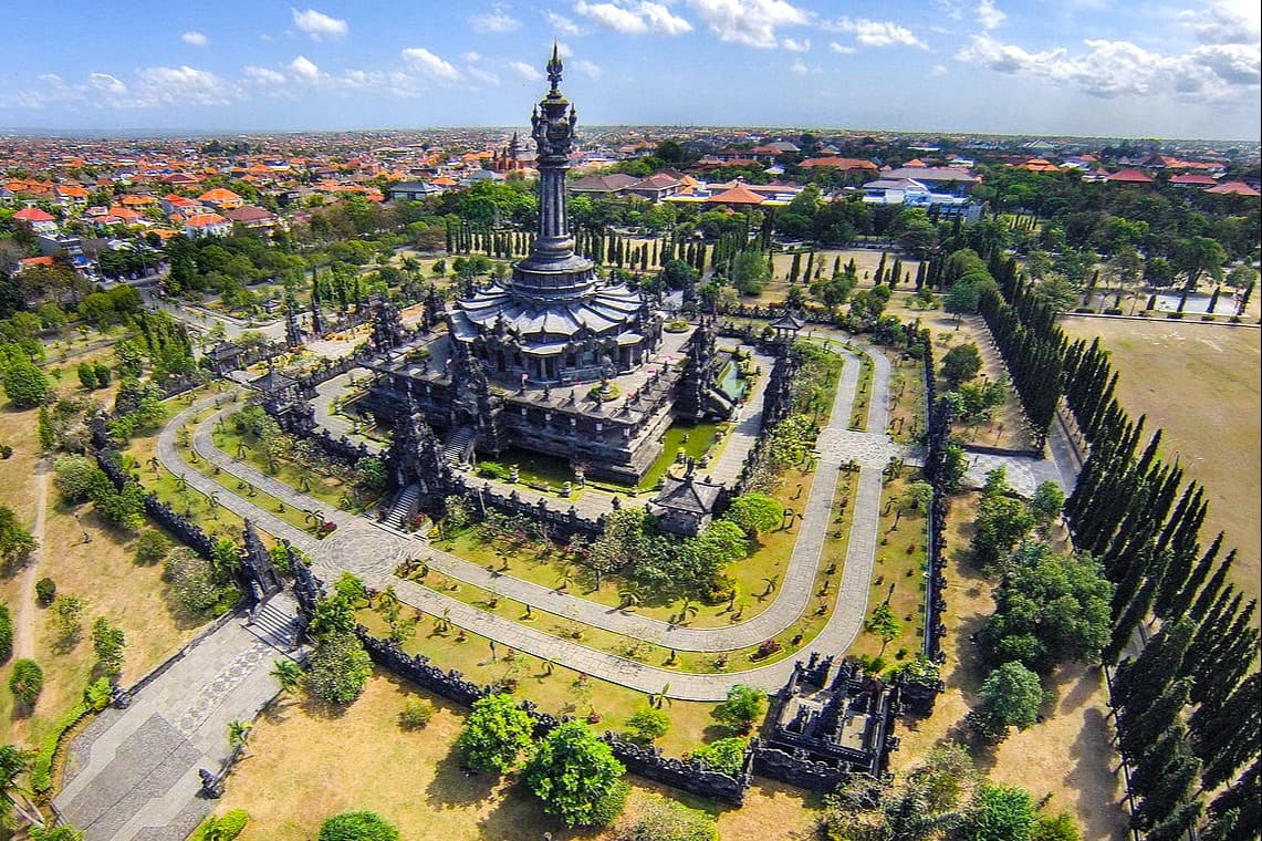 Depan Monumen Perjuangan Rakyat Bali, Niti Mandala Denpasar